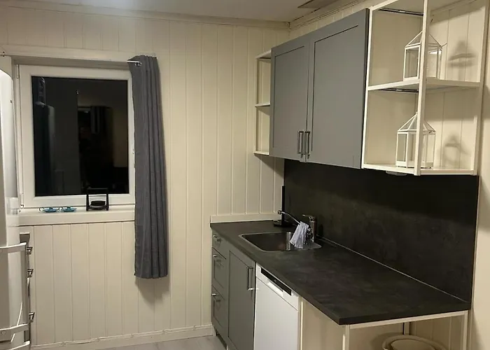 Med 3 Soverom Naer Sentrum דירה